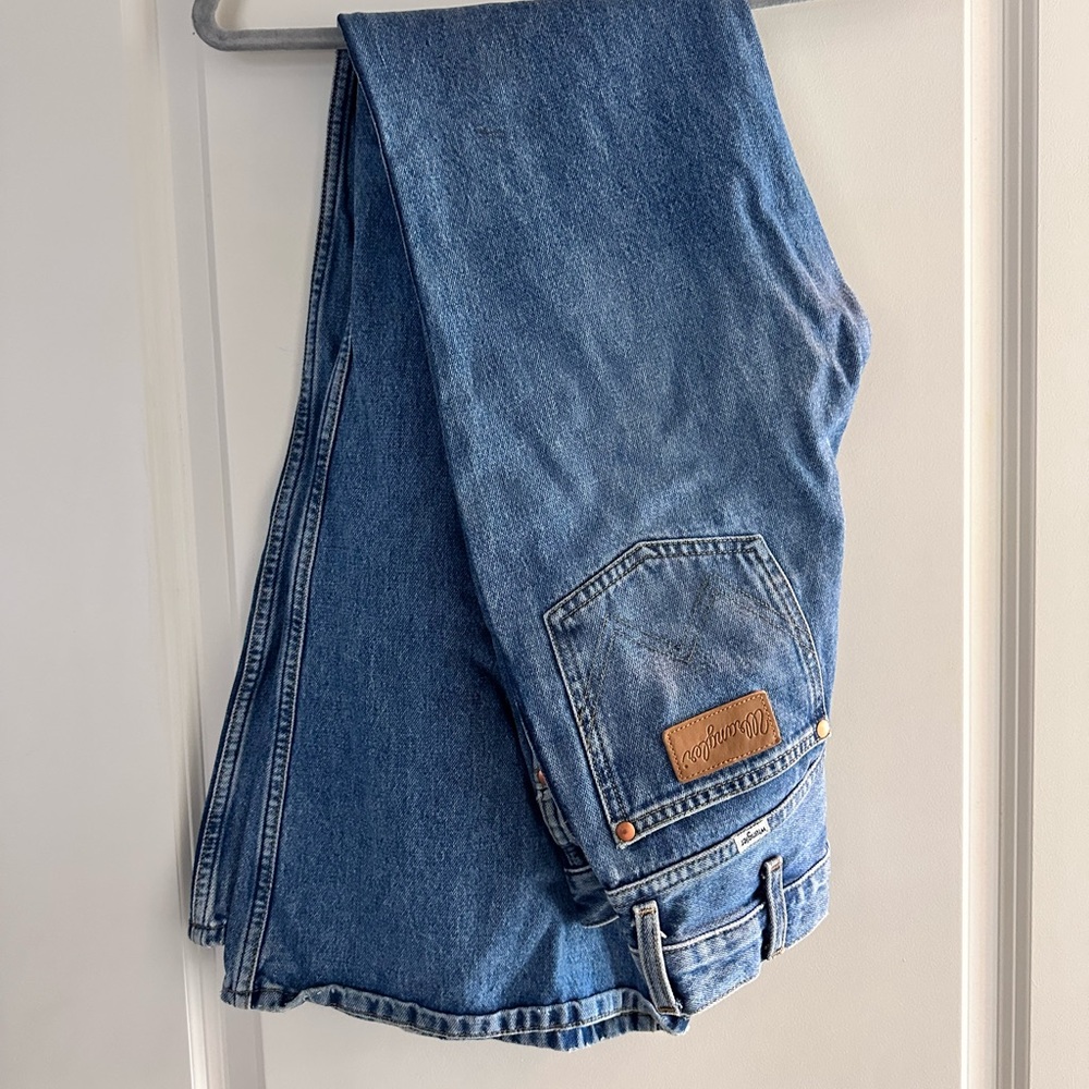 wrangler. size 25x34